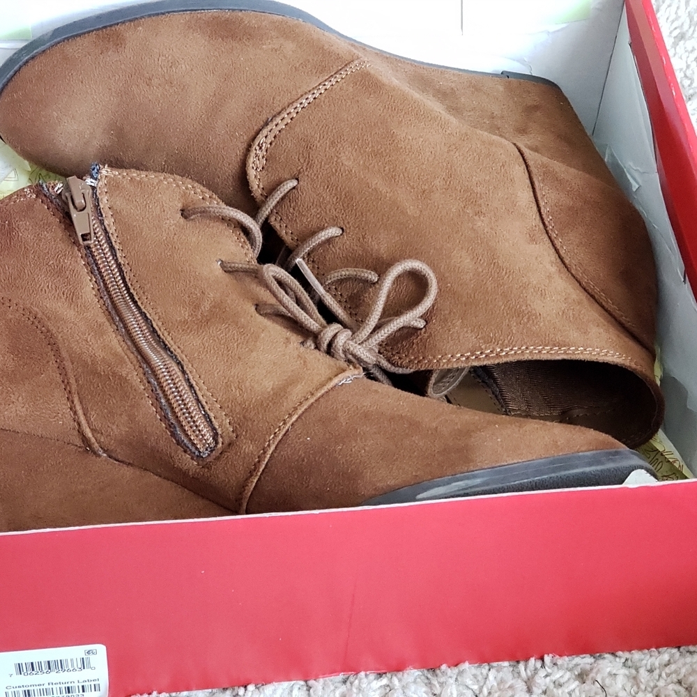 Brown Wedges
